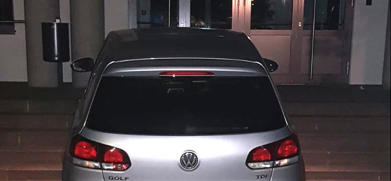 Esch: Fahrstunde endet auf Schultreppe