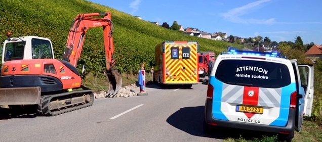 Remich: Arbeiter fällt vor Auto und stirbt