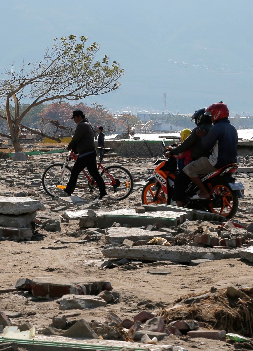 Nach_dem_Erdbeben_un_58902785urn_binary_dpa_com_20090101_ap_bce4cdaca49a47c7aaff29fa5f94150a-FILED