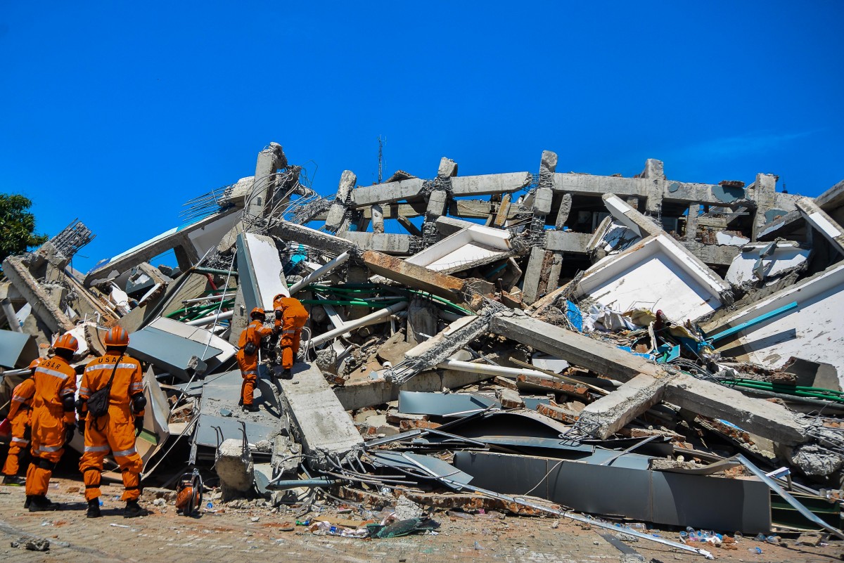 Nach_dem_Erdbeben_un_58906270urn_binary_dpa_com_20090101_181001-90-025623-FILED