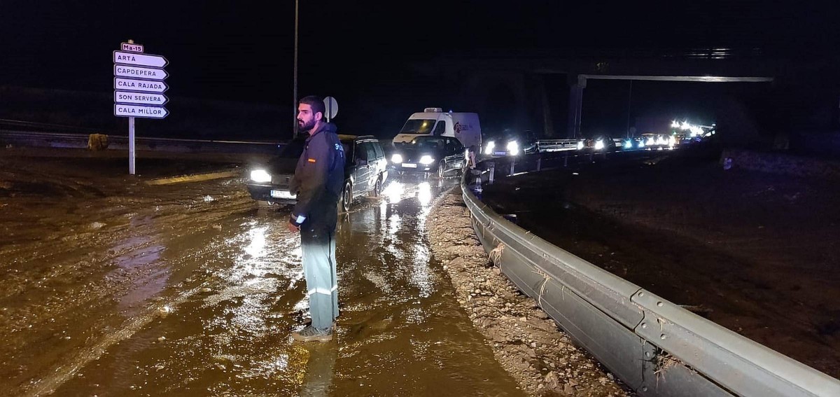 Unwetter_auf_Mallorc_58998650urn_binary_dpa_com_20090101_181010-90-013101-FILED