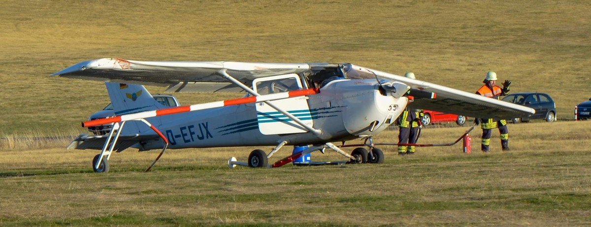 Drei Fußgänger werden in Hessen bei missglückter Landung eines Sportflugzeugs getötet