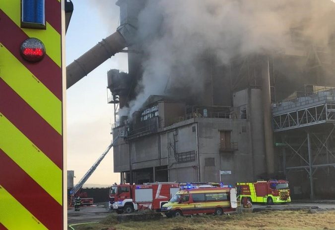 Großbrand in Esch/Alzette: Halle von ArcelorMittal steht in Flammen