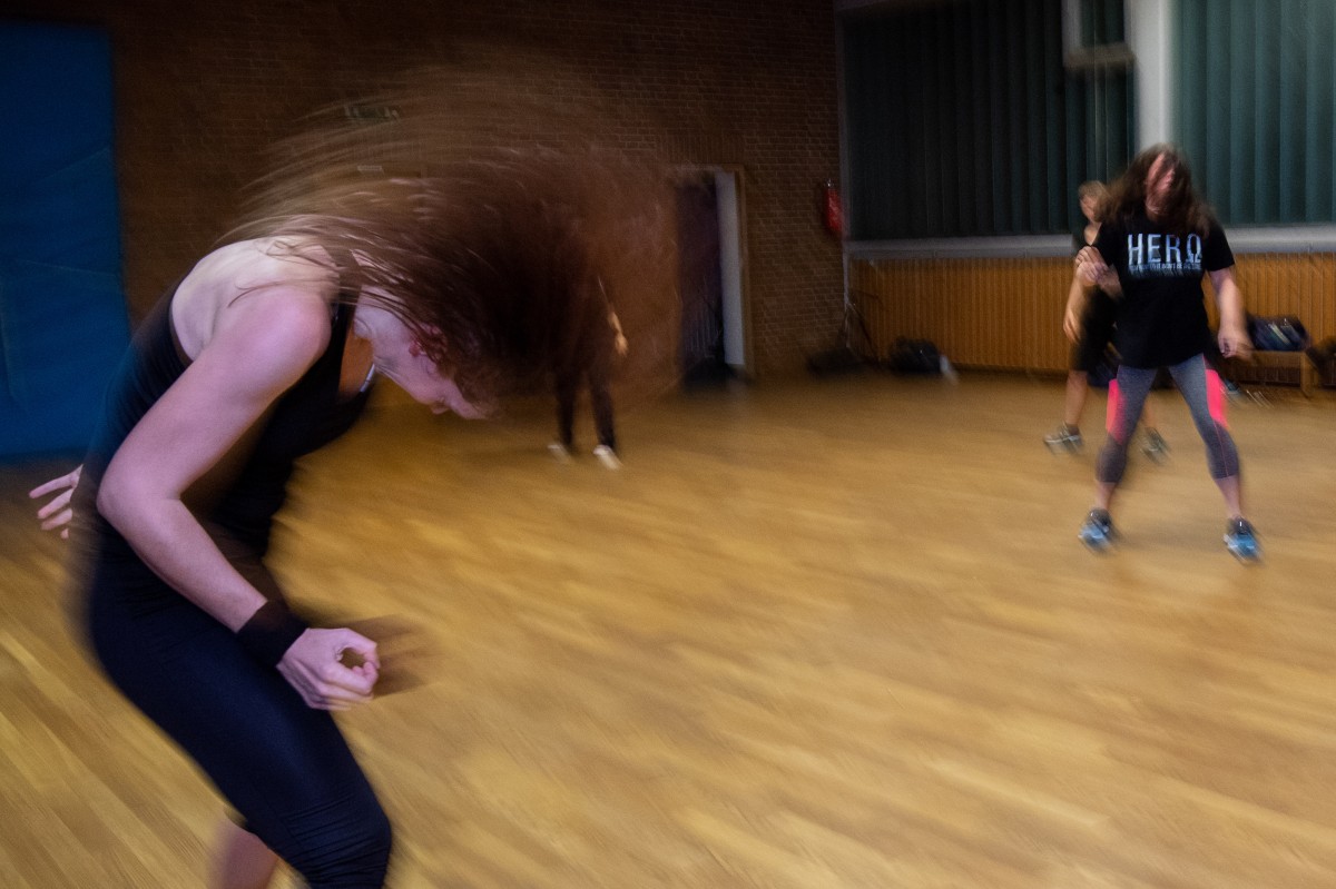 Headbanging als Fitnessprogramm: „Metalza“ ist das Work-out für Metalfans