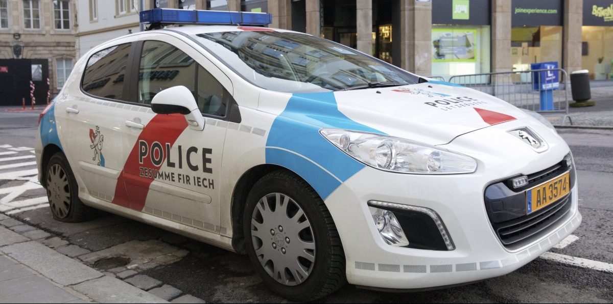 Luxemburg: Mann begeht Diebstahl in Kleidergeschäft