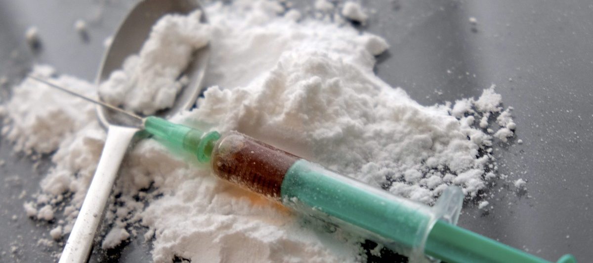 Mann geht Polizei mit großen Mengen Drogen ins Netz und schwört: „Alles für den Eigengebrauch“