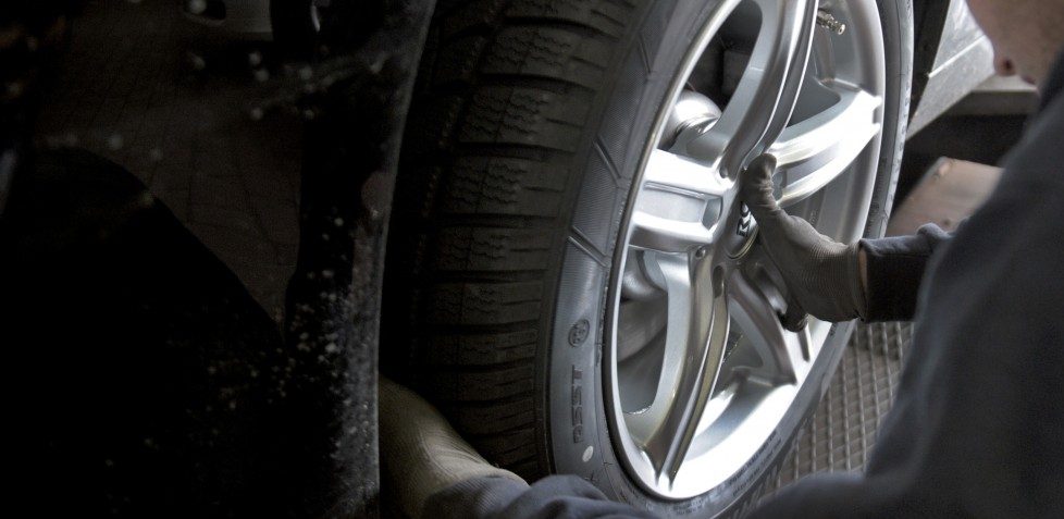 Frau überrascht Reifendiebe in Berchemer Tiefgarage