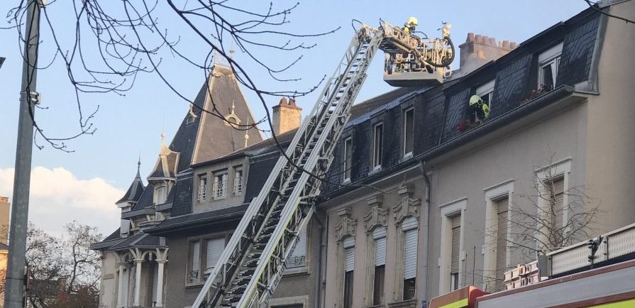 Feuerwehreinsatz: Zimmerbrand in Bonneweg