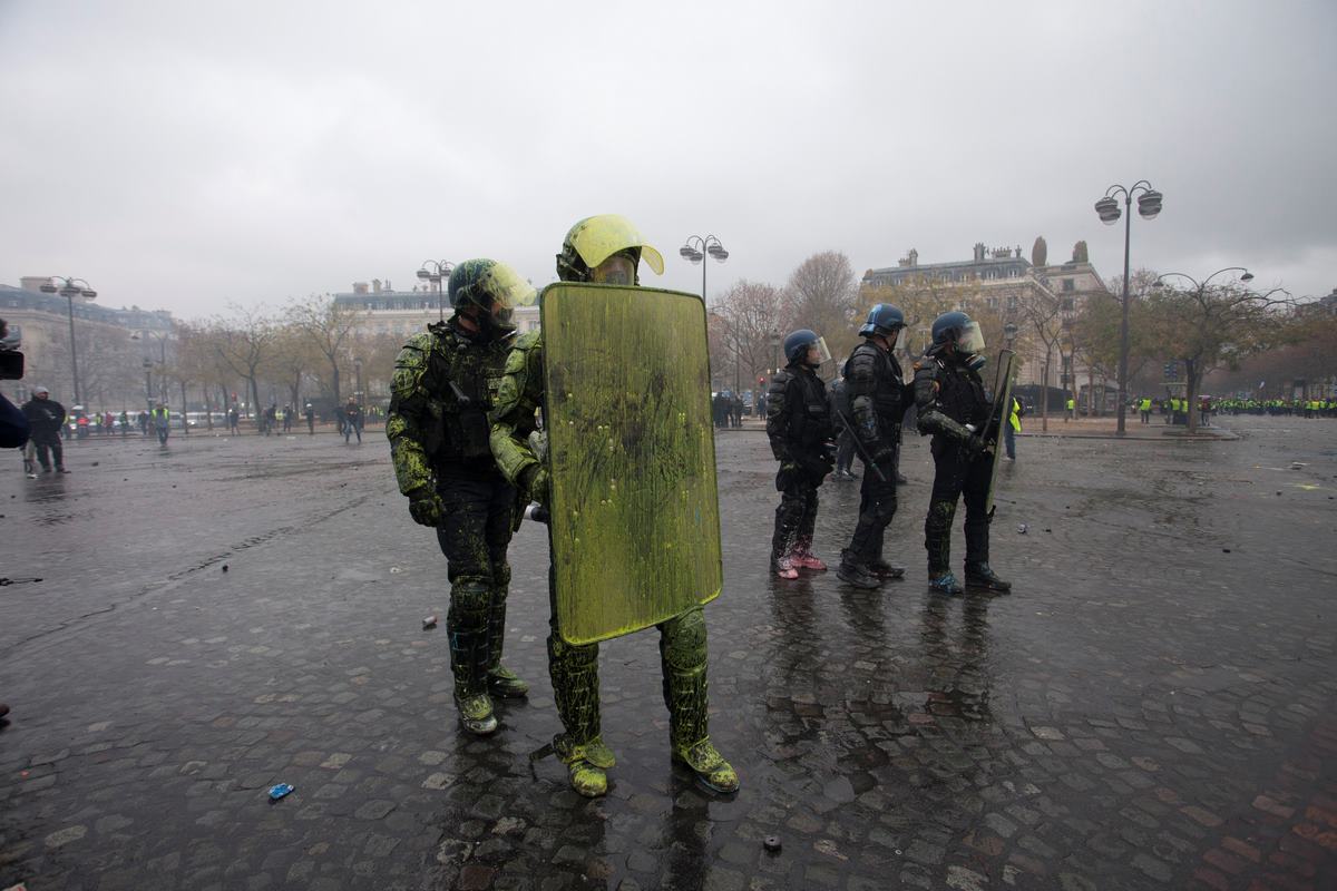 Ausschreitungen_in_P_59584575urn_binary_dpa_com_20090101_181202-90-003739-FILED