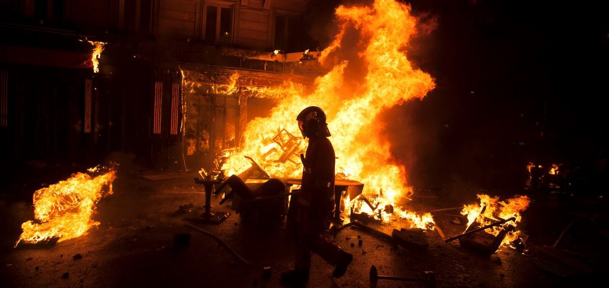 Krawalle bei „Gelbwesten“-Protest in Paris – Bild der Verwüstung
