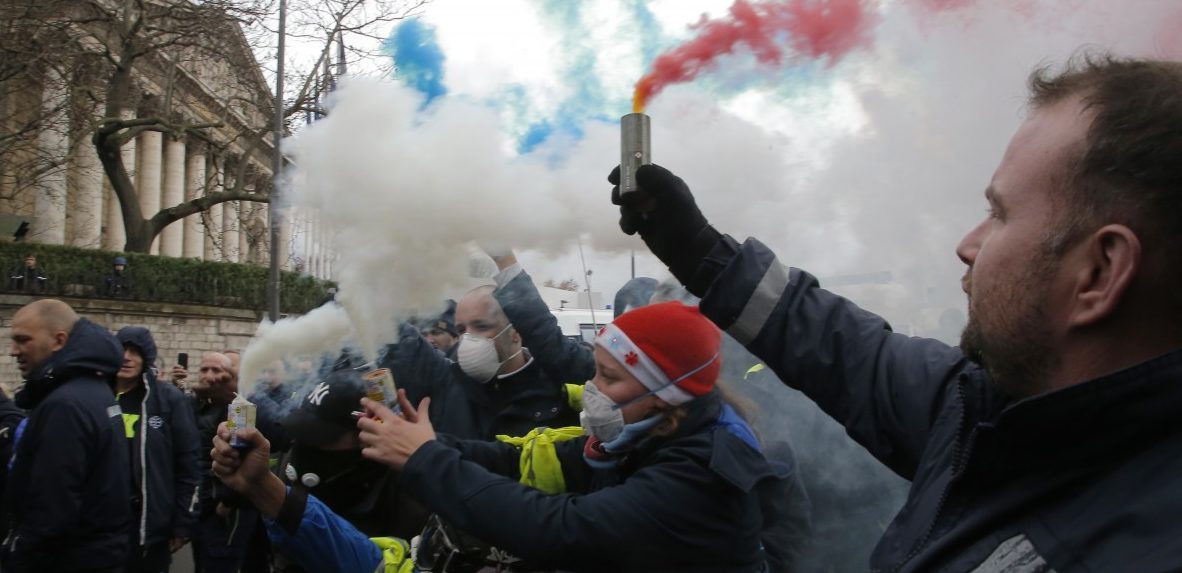 Frankreichs Regierungschef setzt nach Protesten Steuererhöhung aus