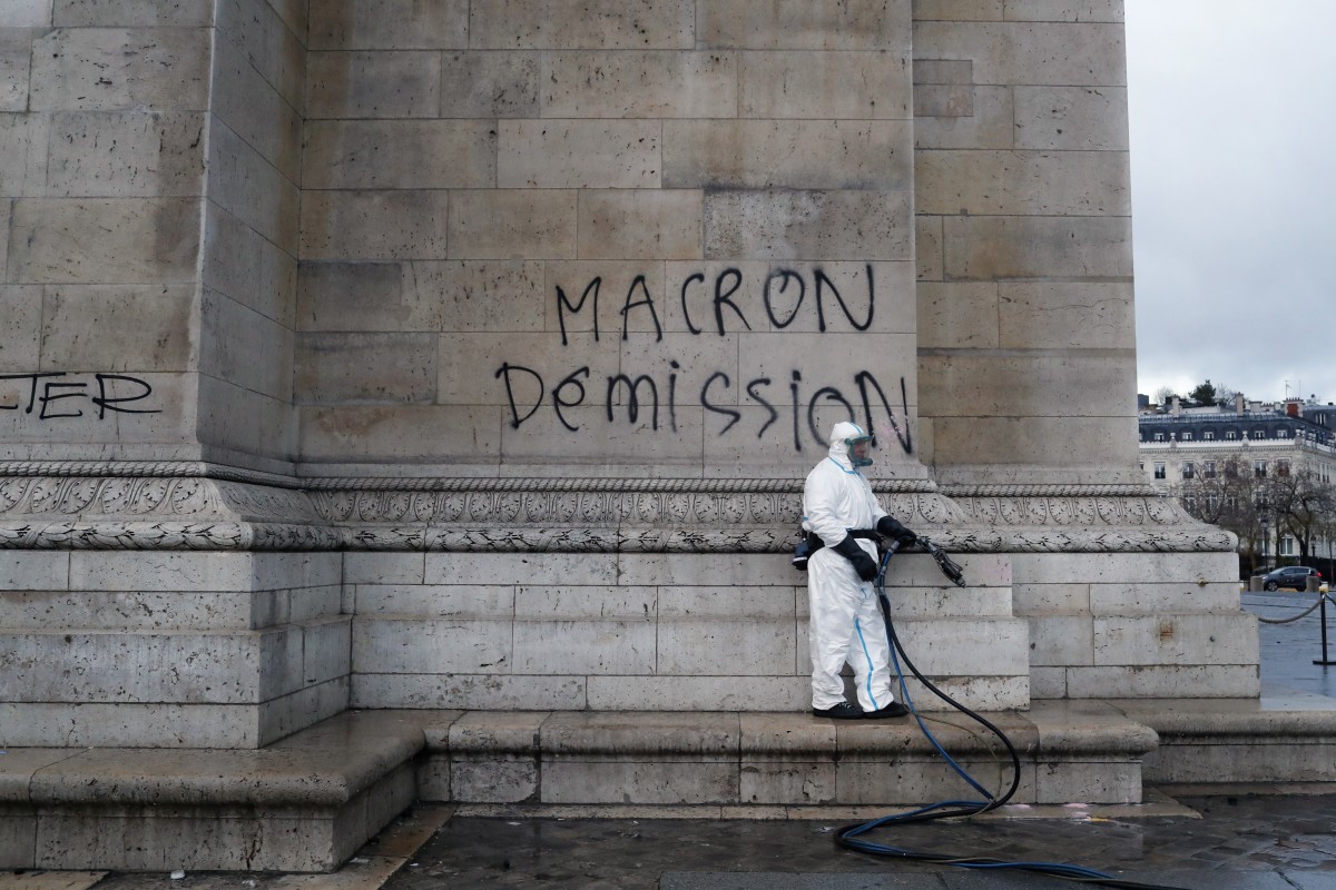 Macron nach Krawallen bei „Gelbwesten“-Protesten unter Druck