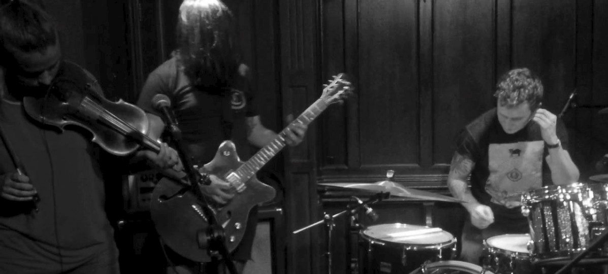 Klangwelten: Von Trauerarbeit, Blues aus der Zeitmaschine und einem Workaholic