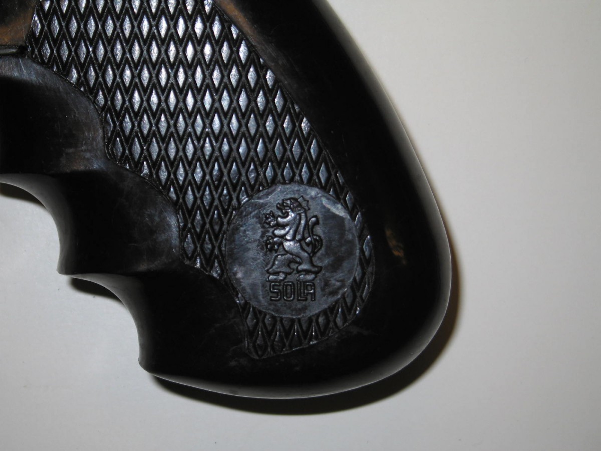 490_0008_15052519_20190114_Sola_Pragung_Waffe