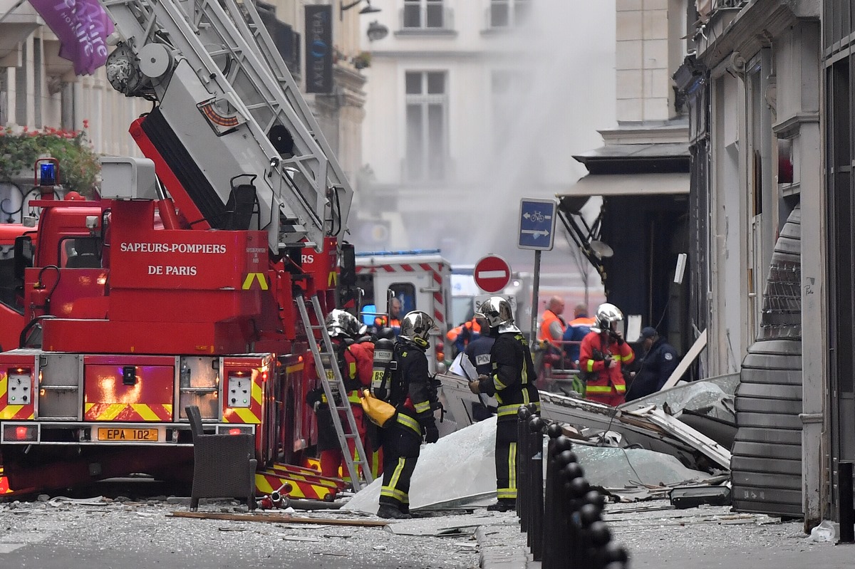 Explosion_in_Paris_59960318urn_binary_dpa_com_20090101_190112-90-009273-FILED