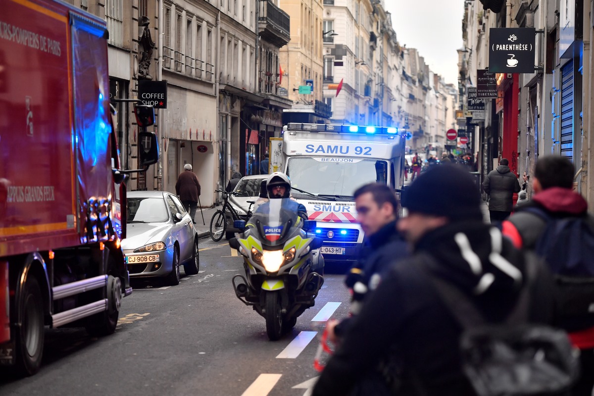 Explosion_in_Paris_59961069urn_binary_dpa_com_20090101_190112-90-011596-FILED