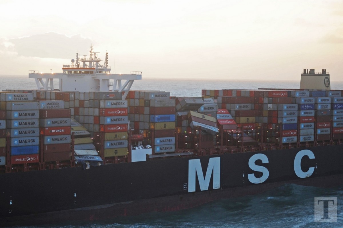 Frachter_verliert_27_59865422urn_binary_dpa_com_20090101_190102-99-412638-FILED