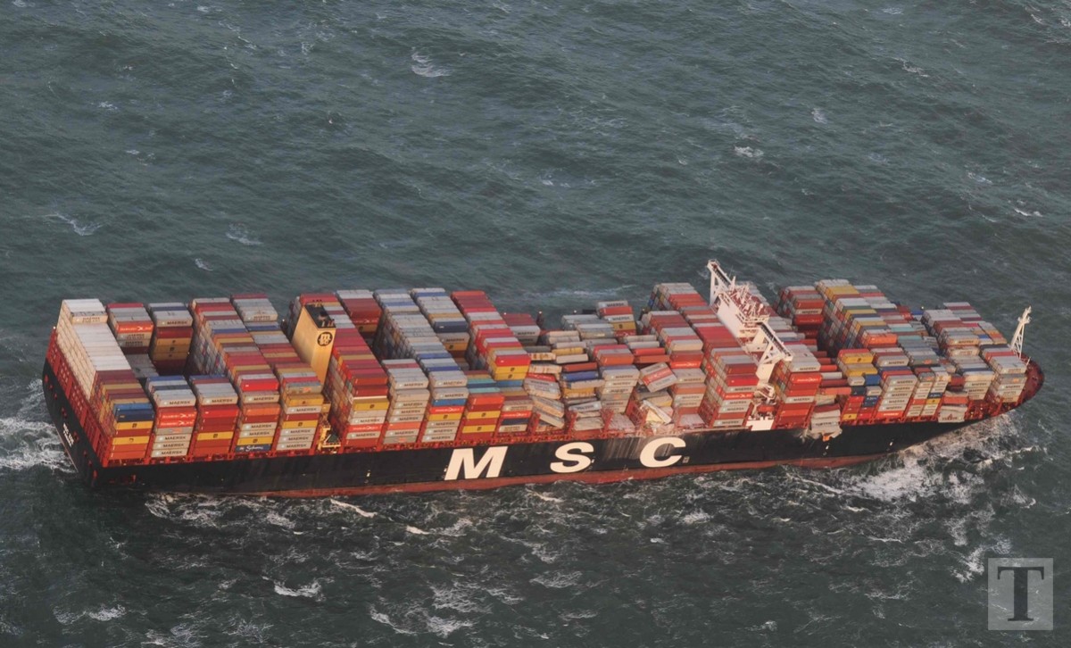 Frachter_verliert_27_59865490urn_binary_dpa_com_20090101_190102-99-412601-FILED