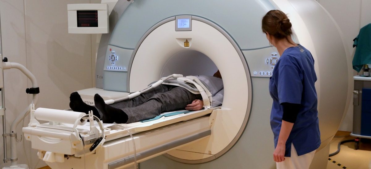Gesundheitsministerium will gegen die langen Wartezeiten für MRT-Termine vorgehen