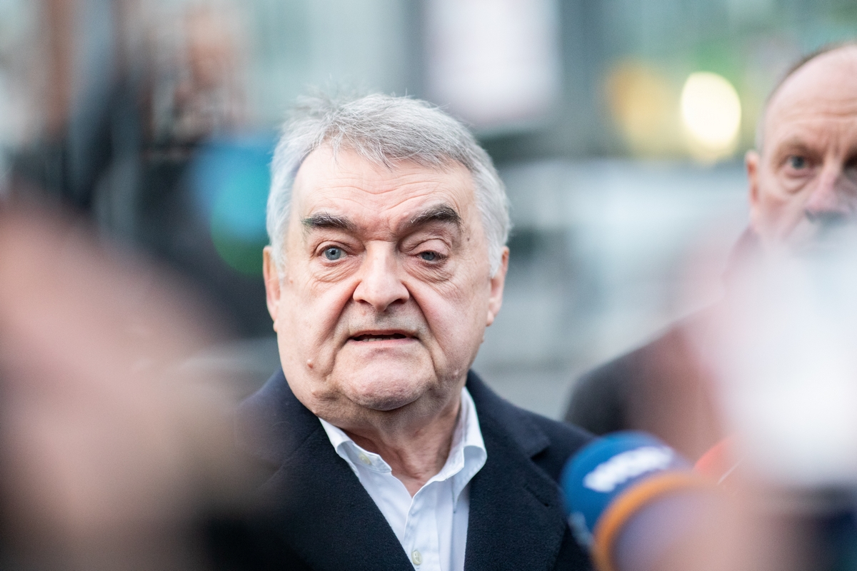 Mann_faehrt_in_Fussg_59857487urn_binary_dpa_com_20090101_190101-90-014298-FILED