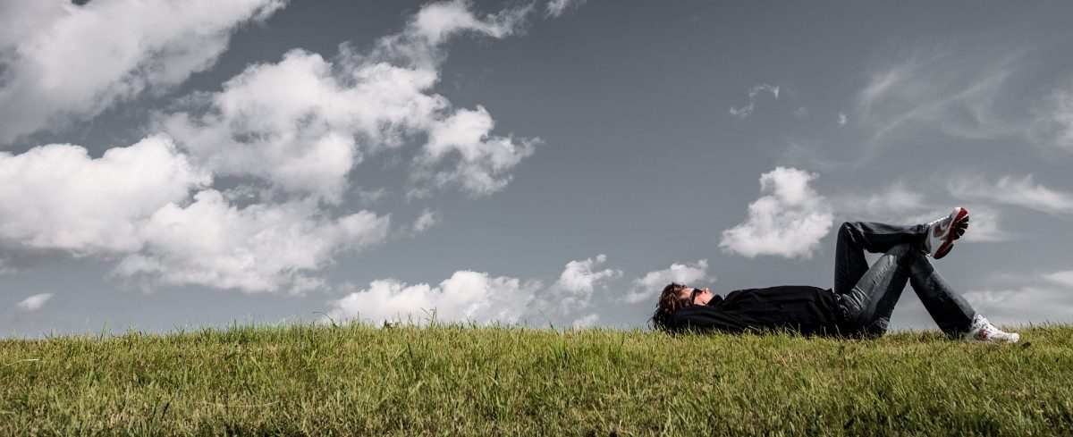 Entspannung durch ASMR: Was Haareanfassen und der Maler Bob Ross gemeinsam haben