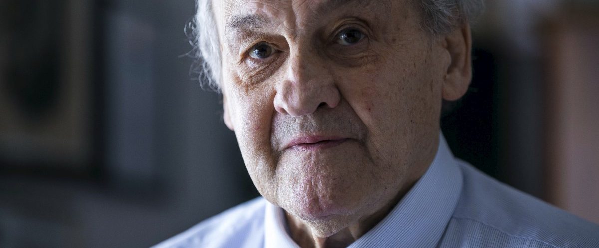 „Wer einmal hat geklebt, der klebt, so lang er lebt“ – Der Luxemburger Philatelist Jos Wolff im Porträt