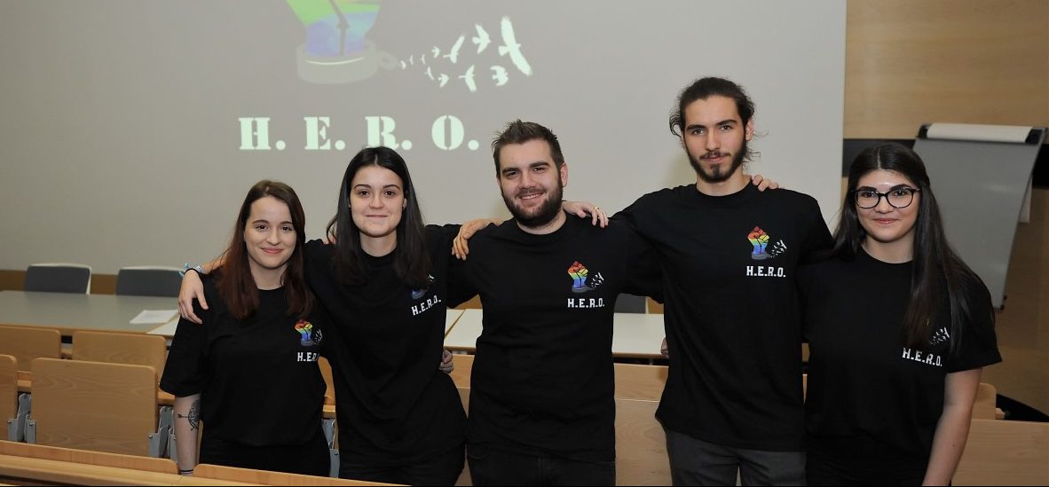 Abschlussschüler setzen sich für Aufklärung über Homosexualität in Schulen ein