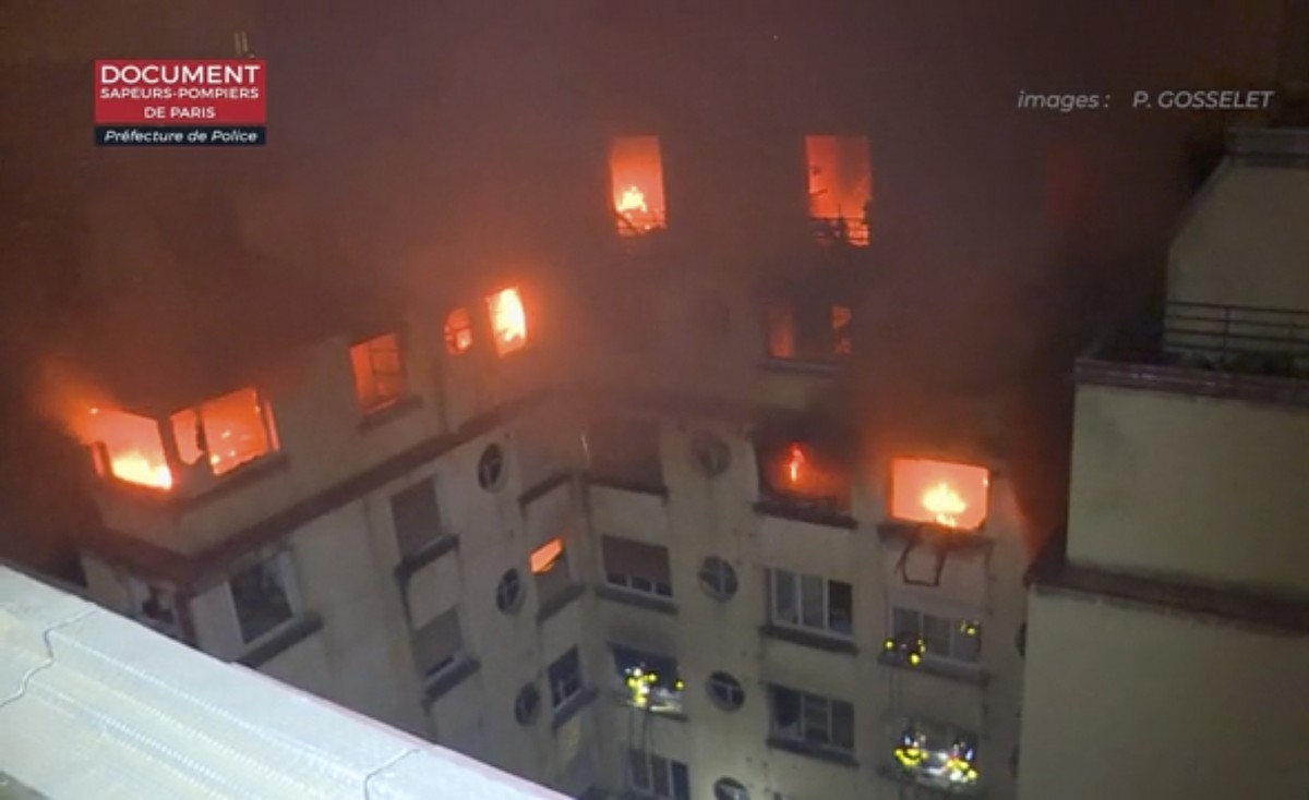 Brand_in_Paris_60221339urn_binary_dpa_com_20090101_ap_a9c8afe4837048e0986ab2f4d463300c-FILED