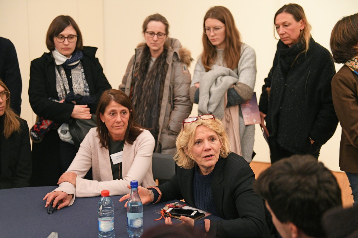 DSC_7488Florence Aubenas leitet die Diskussion mit Charisma