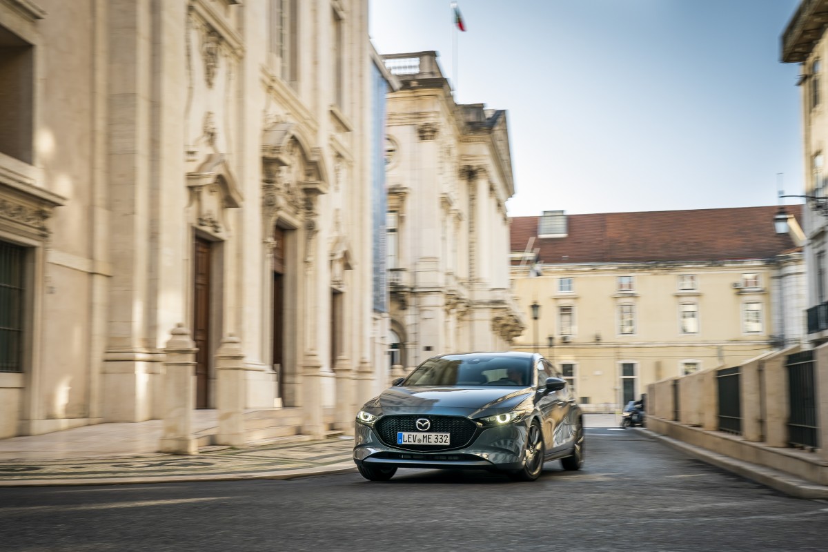 Mazda3_HB_Polymetal_Action (22)