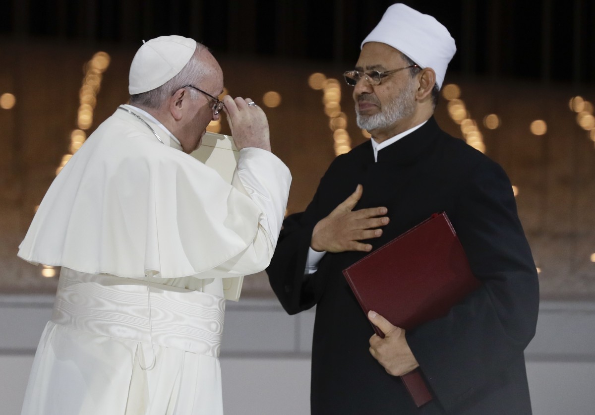 Papst_besucht_die_Ve_60216767urn_binary_dpa_com_20090101_ap_cd826ee13a85459e9e4bd35d1dfbd7c8-FILED