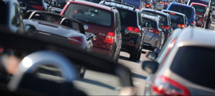 Unfall auf der A4 –  und Gafferstau in der Gegenrichtung