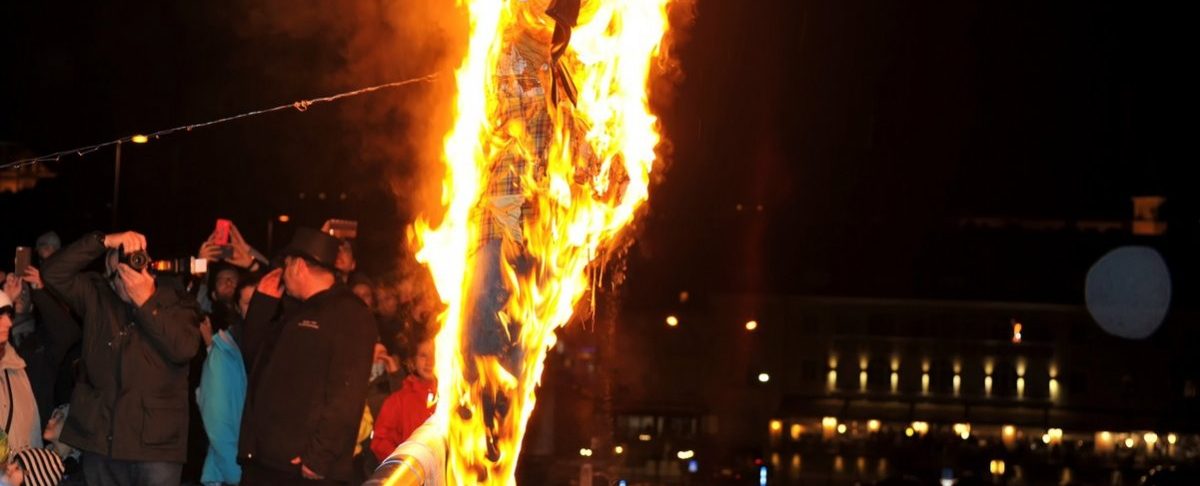Lichterloh ins Frühjahr – Mit dem „Stréimännchen“ wird die Karnevalszeit verbrannt