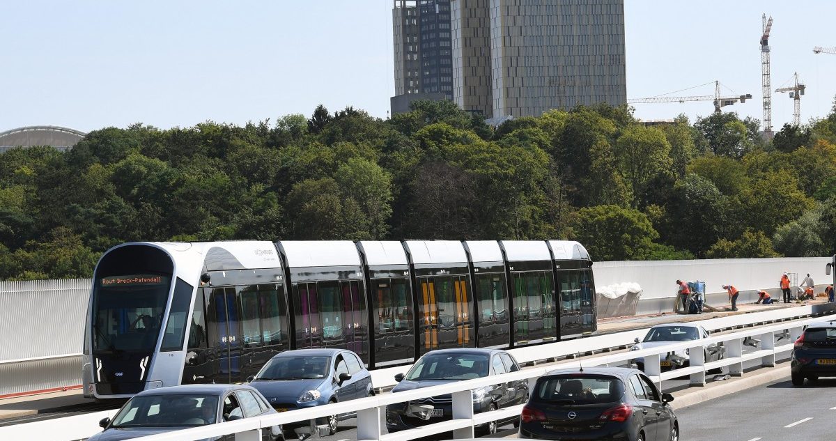 Ohne Ausbau des öffentlichen Verkehrs keine Absetzung der Kilometerpauschale: Das fordert der OGBL