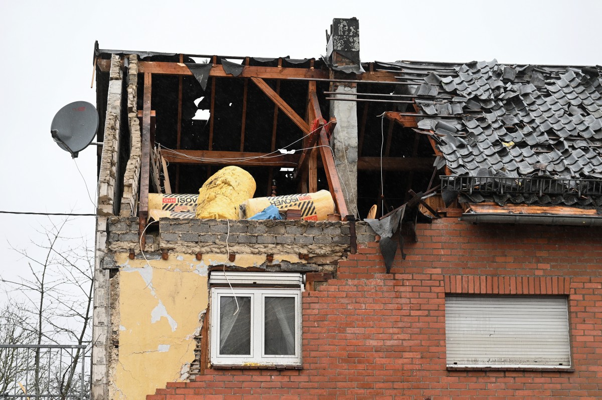 Aufraeumarbeiten_nac_60637222urn_binary_dpa_com_20090101_190314-90-012425-FILED