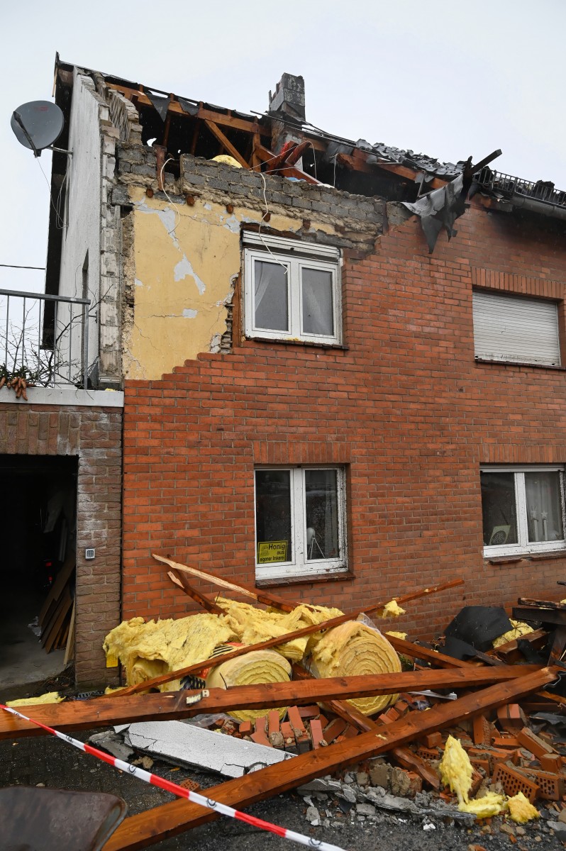 Aufraeumarbeiten_nac_60637620urn_binary_dpa_com_20090101_190314-90-012400-FILED