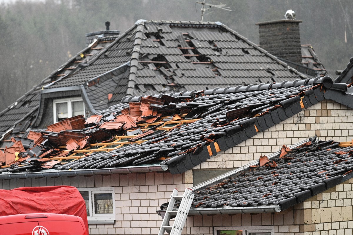 Aufraeumarbeiten_nac_60637758urn_binary_dpa_com_20090101_190314-90-012403-FILED