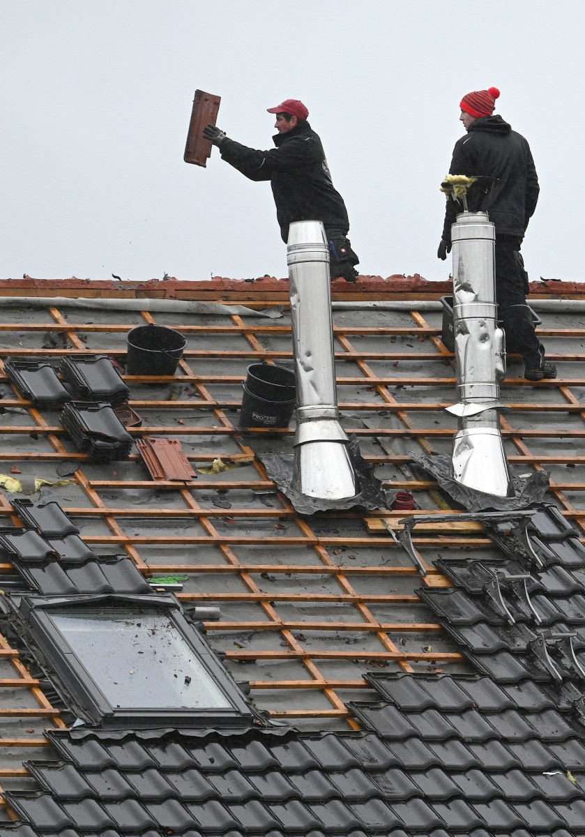 Aufraeumarbeiten_nac_60637925urn_binary_dpa_com_20090101_190314-90-012397-FILED