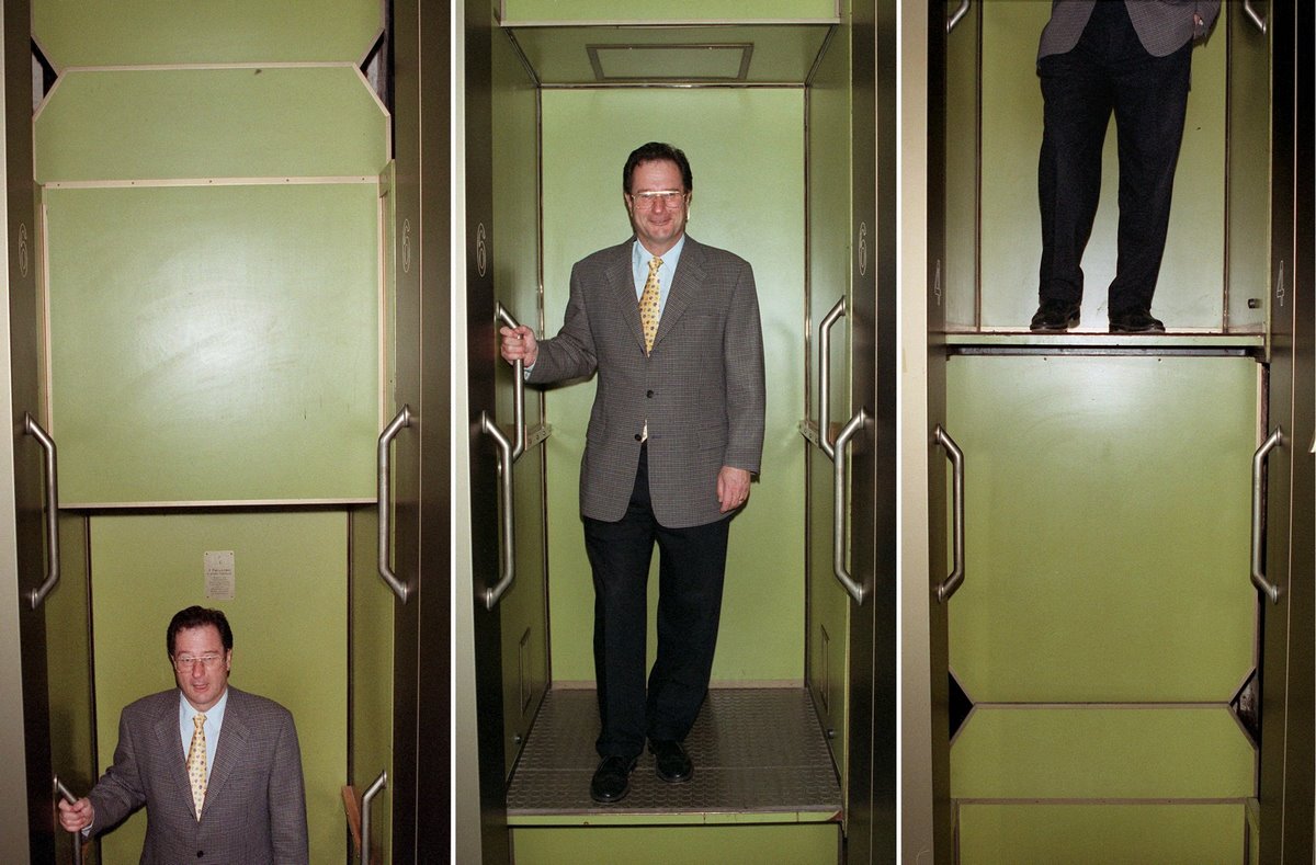 Klaus_Kinkel_im_Pate_60535216urn_binary_dpa_com_20090101_190305-99-242449-FILED