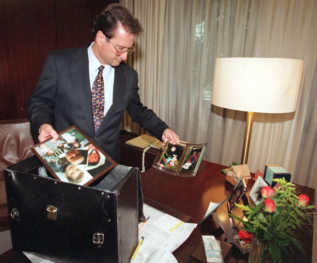 Klaus_Kinkel_raeumt_60535159urn_binary_dpa_com_20090101_190305-99-242455-FILED