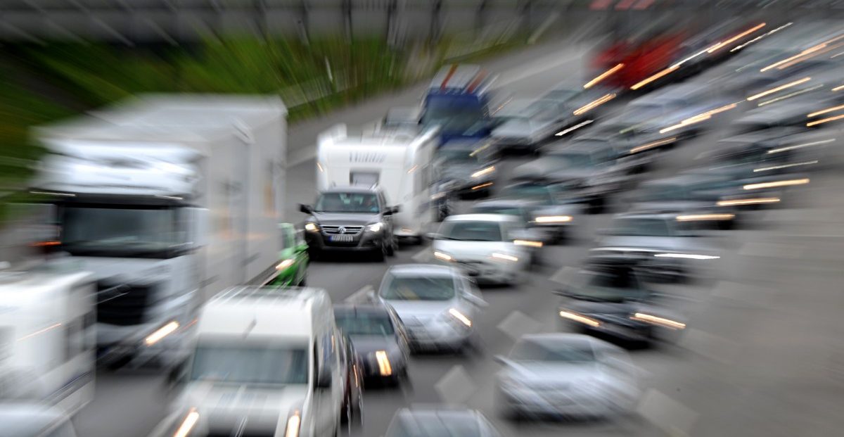 Kein Ende des Staus in Sicht: Wissenschaftler sieht Lösung in besserem öffentlichen Transport