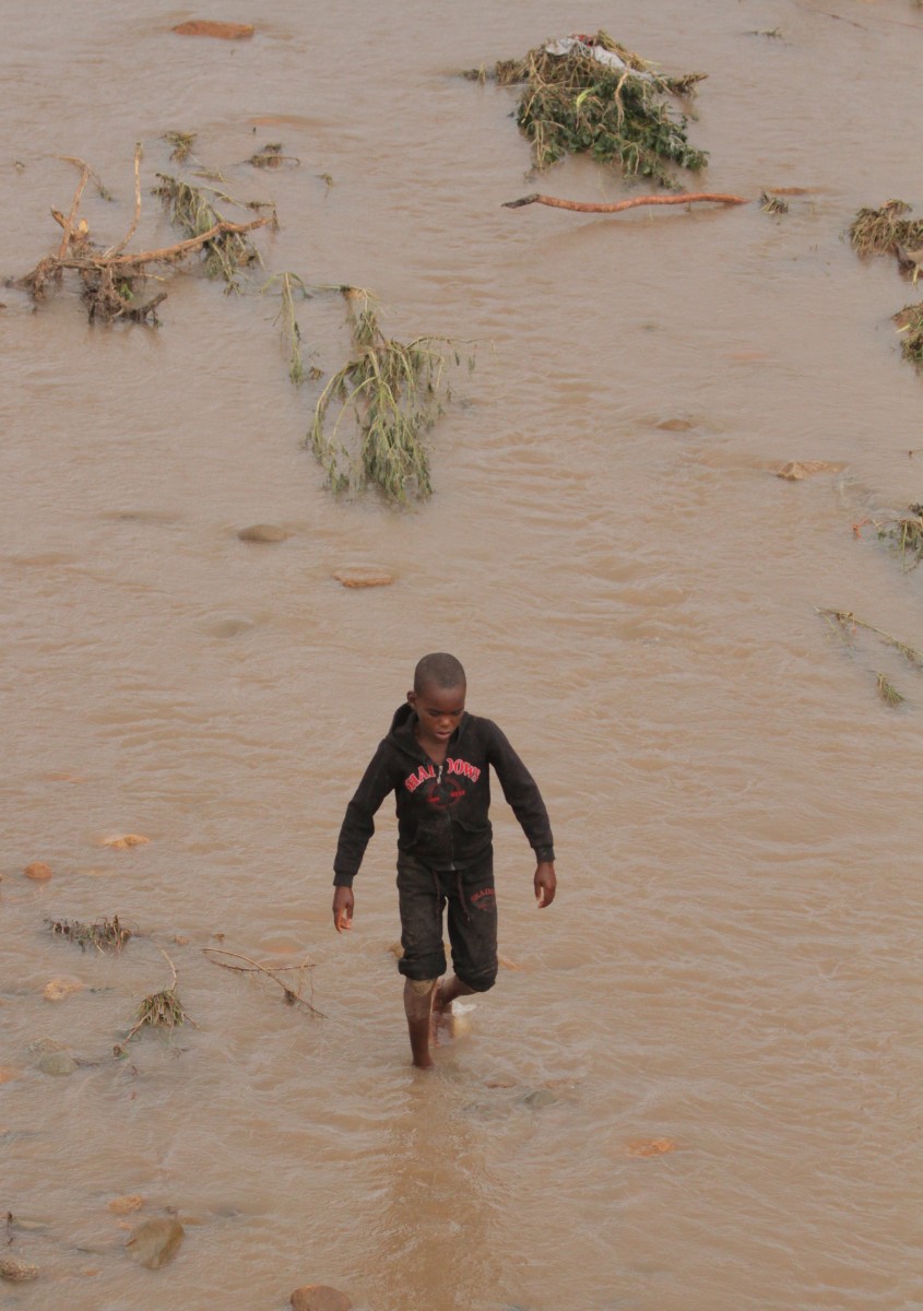 Tropensturm_in_Simba_60677223urn_binary_dpa_com_20090101_190317-90-029773-FILED