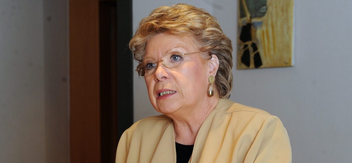Viviane Reding (CSV) fordert eine parlamentarische Debatte über 5G