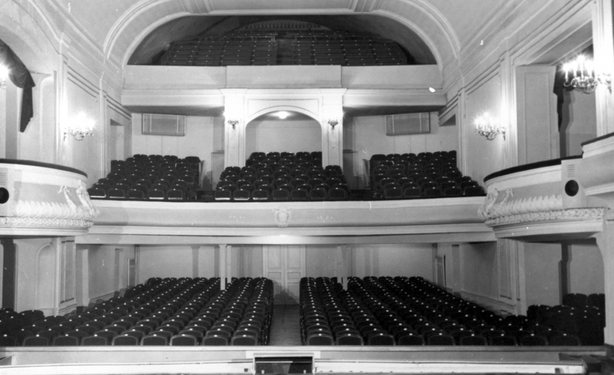 490_0008_15088286_Theater_Salle_Inconnu_1940_