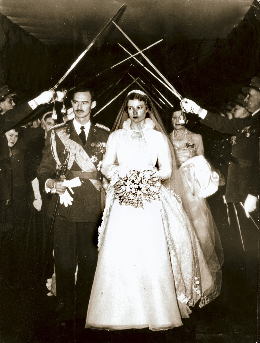 490_008_432589_Traung in der Kathedrale am 9. April 1953