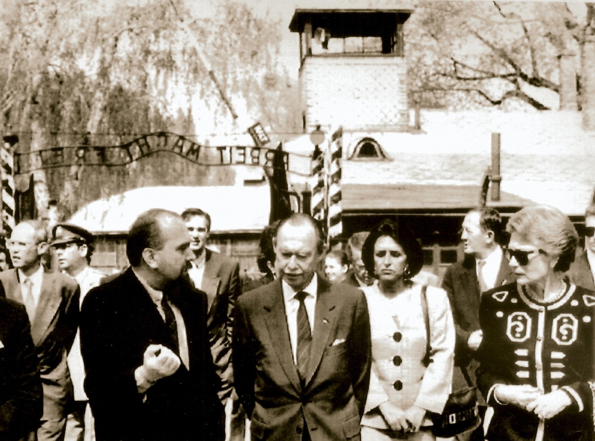 490_008_432680_April 1993 – das großherzogliche Paar bsichtigt das Konzentrationslager Auschwitz