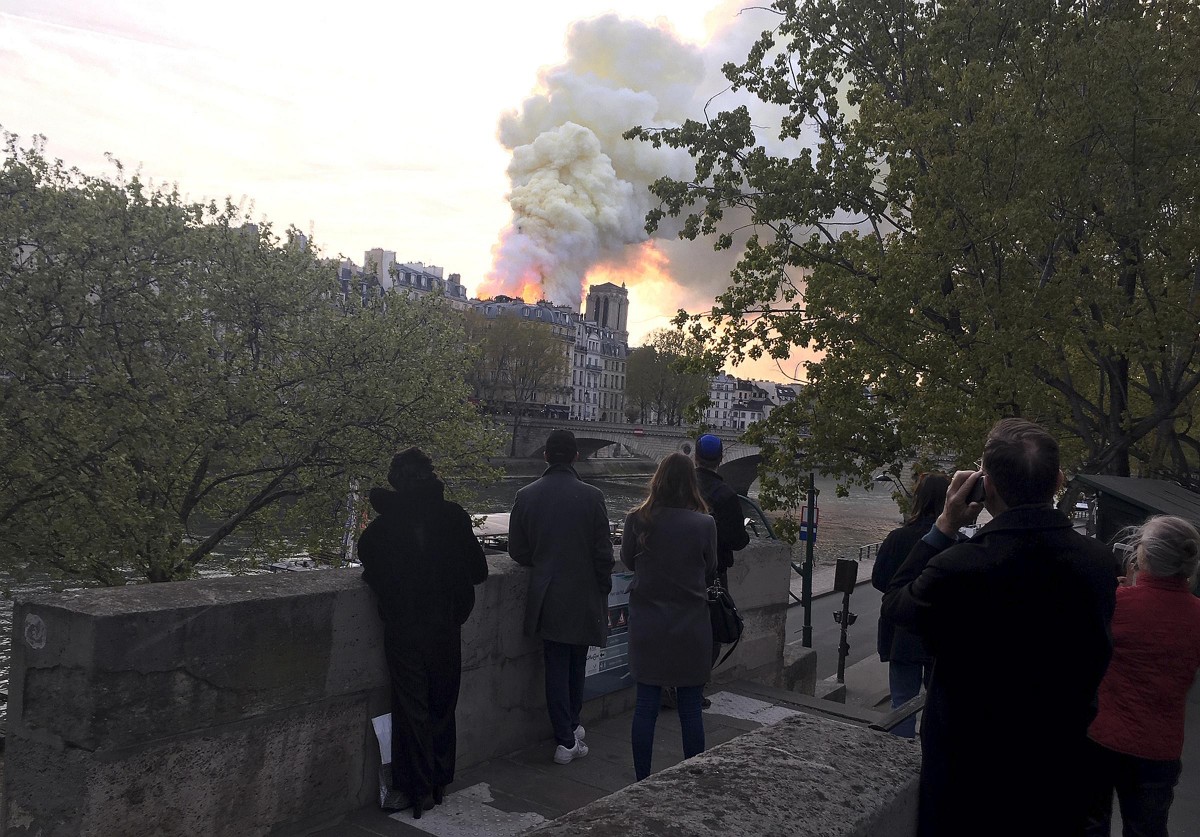 Pariser_Kathedrale_N_60994885urn_binary_dpa_com_20090101_ap_e6d1668e36f84b17a187baae487f926a-FILED