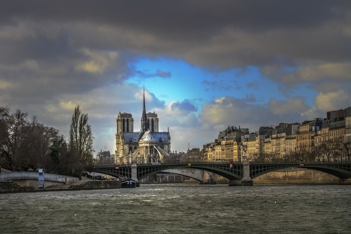 paris-1545062_1920