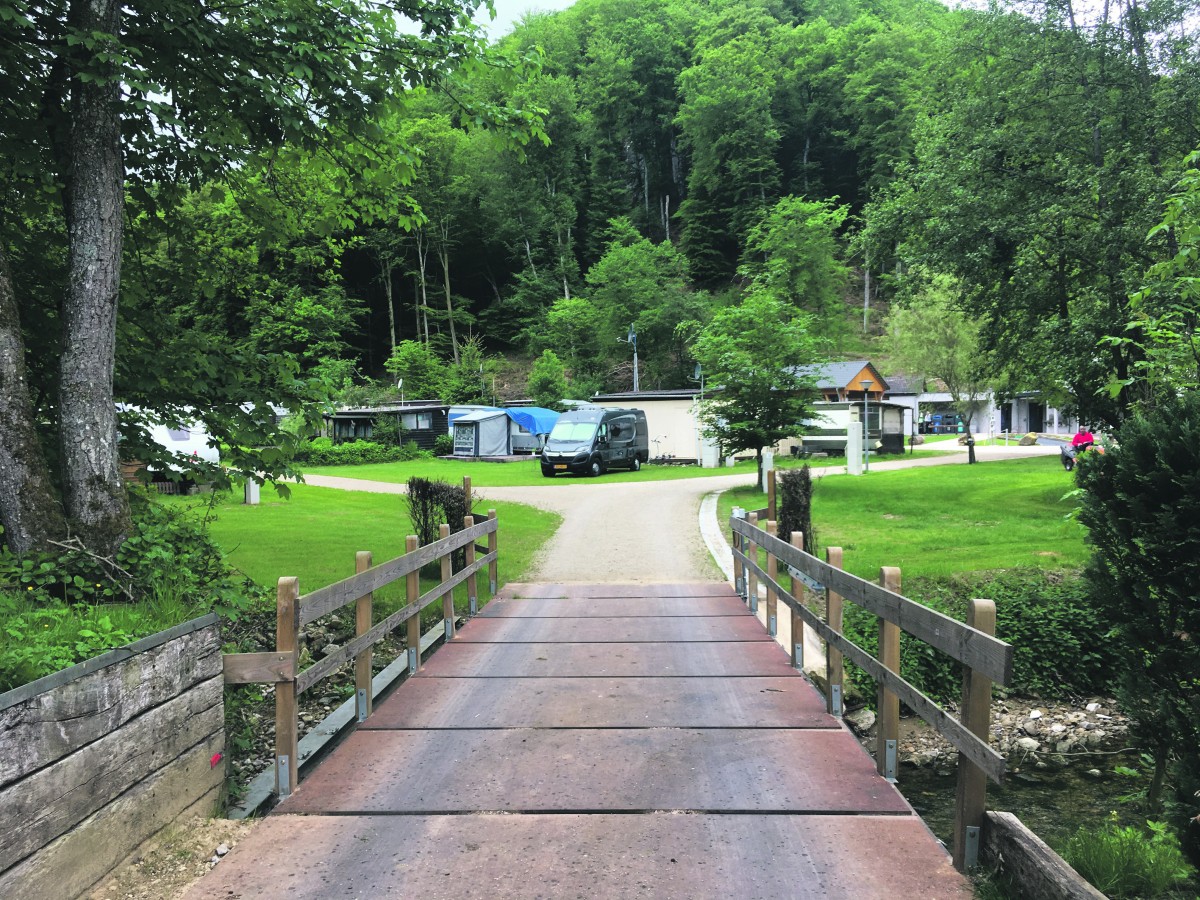 490_0008_15117275_Camping_Cascades_Bruecke_renoviert