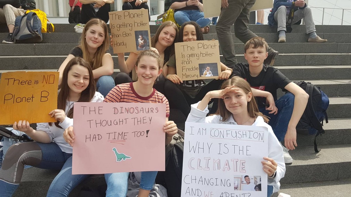 61016944_457611091651361_8854420473384009728_n